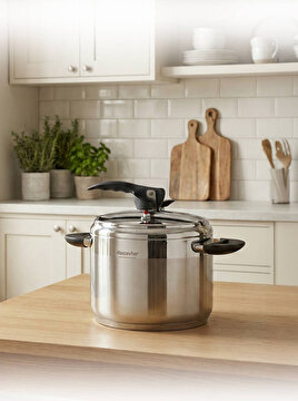 media.product.imagealternatetextformat