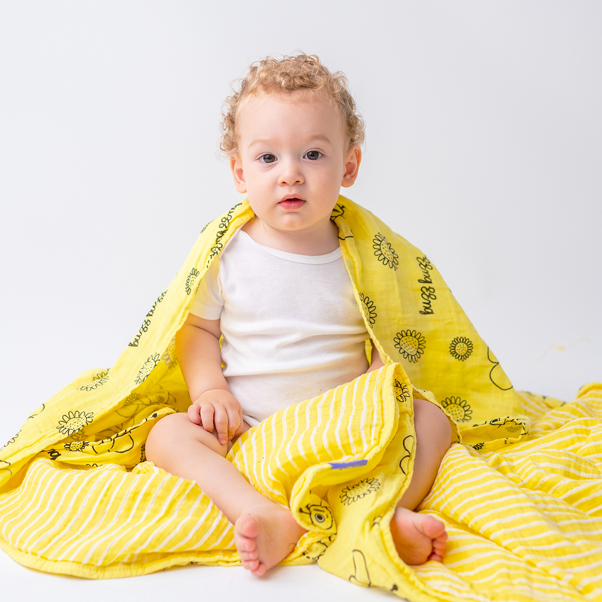 Milk&Moo Buzzy Bee Baby Muslin Fiber Filled Blanket