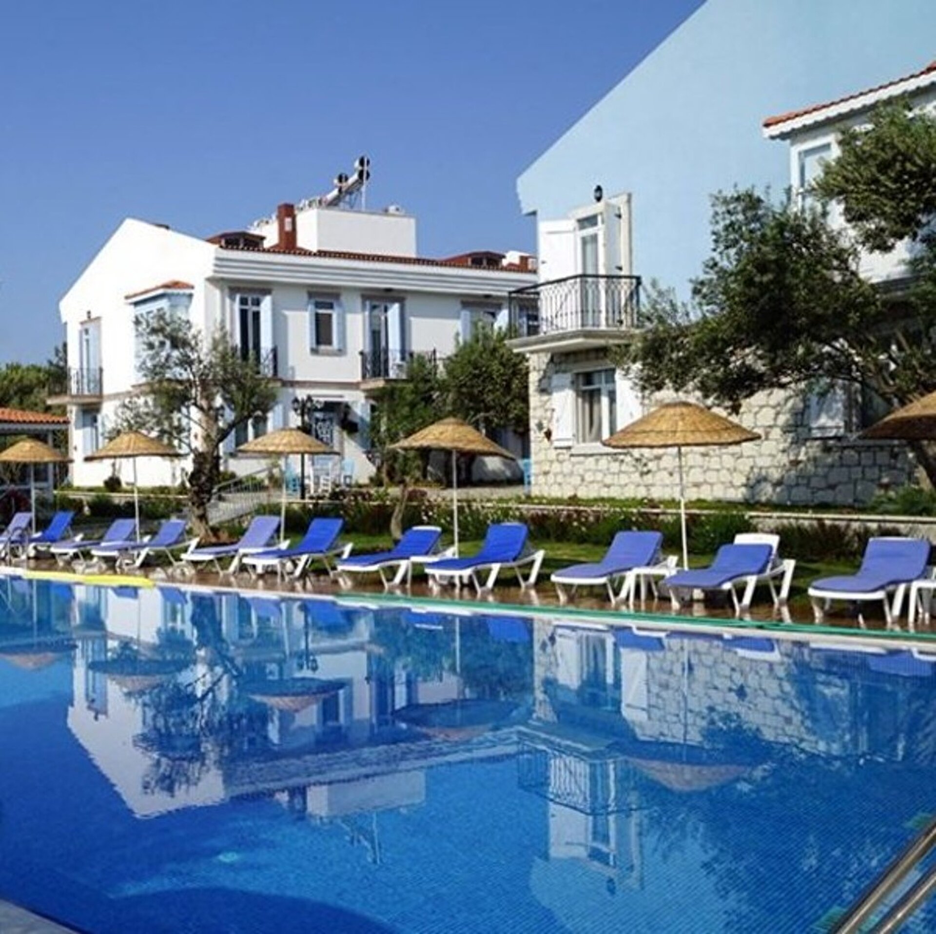 İyi ki Varsın Enerjisa Zeytin Arası Taş Evler Apart Hotel Ayvalık