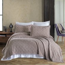 Hobby Hera King Bedspread – Brown