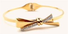 Welch Men's Welch Gold Bow Stainless Steel Bracelet