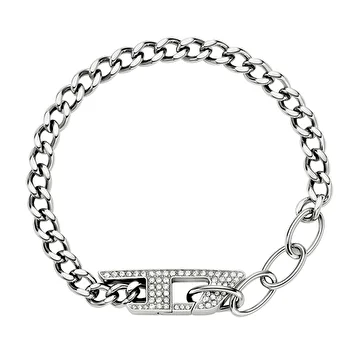 media.product.imagealternatetextformat