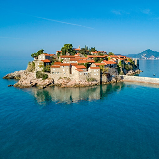 Budva'da 3 Gece 5 Yıldızlı Otelde Kişi Başı Kahvaltı Dahil Konaklama. ürün görseli