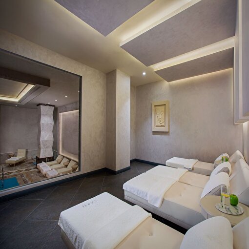 Lazzoni Hotel Onni Hammam & Spa'da 2 Kişi için İki Kişilik VIP Odada Masaj Hizmeti. ürün görseli