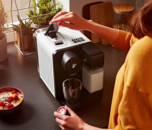 Tchibo Cafissimo Milk Kapsüllü Kahve Makinesi Beyaz. ürün görseli