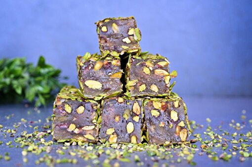 Picture of Tadım Dünyasi Rolled Turkish Delight with Sliced Pistachio – 1000g