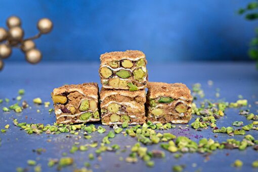 Tadım Dünyası Lotus Fıstıklı Kremalı Baklava Türk Lokumu 500 gr. ürün görseli
