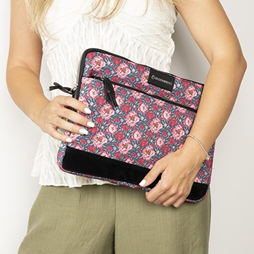 Blossom Lovin' 13 inç Macbook / Laptop Kılıfı. ürün görseli