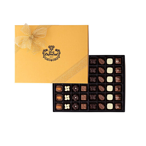 Şekerci Cafer Erol Spesiyal 48’li Çikolata - Altın Rengi Kutu. ürün görseli