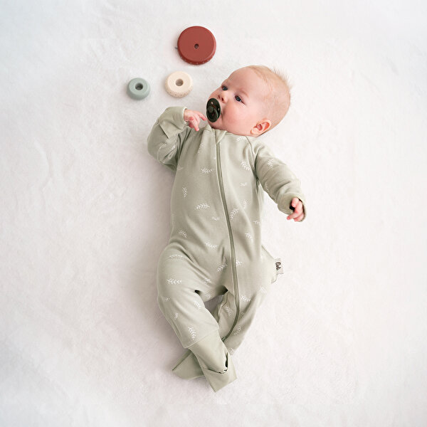 Picture of Owli Sleeping Bag 0.2 Tog Leaves 4-5 Y
